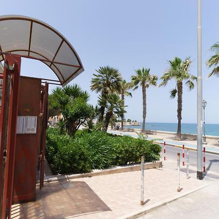 Abissi Room One Step From The Sea Трани Экстерьер фото